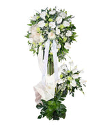 Lucelli Standing Arrangement